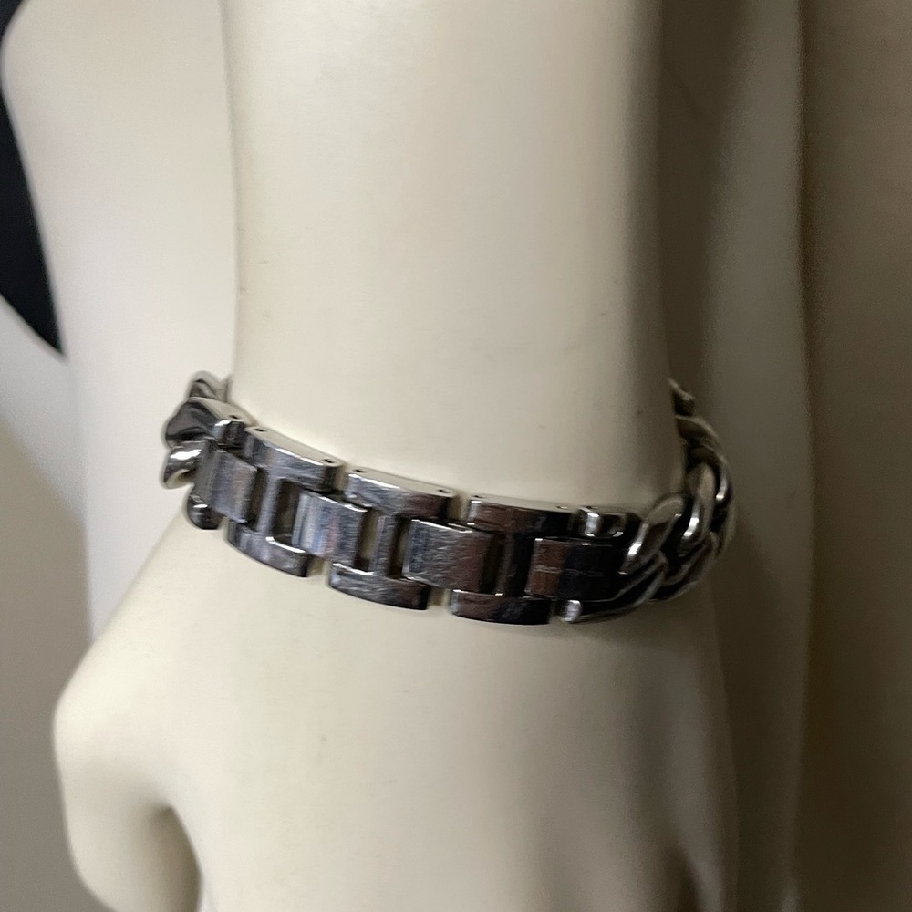 Michael Kors Watch Silver Chain Watch MK Silver Watch comes w/Box⌚️New Battery - Picture 10 of 13